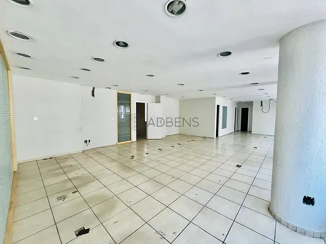 Sala à venda ou para alugar, no bairro Centro em São Paulo