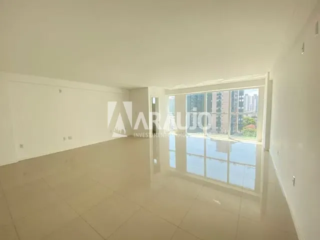 Sala com 68m², à venda, no bairro Centro em Itajaí