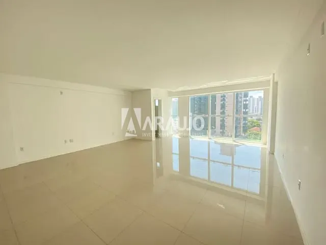 Sala com 68m², à venda, no bairro Centro em Itajaí