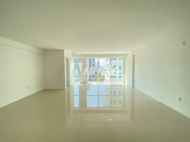 Sala com 68m², à venda, no bairro Centro em Itajaí