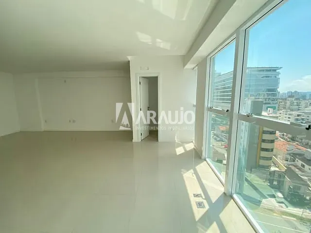 Sala com 68m², à venda, no bairro Centro em Itajaí