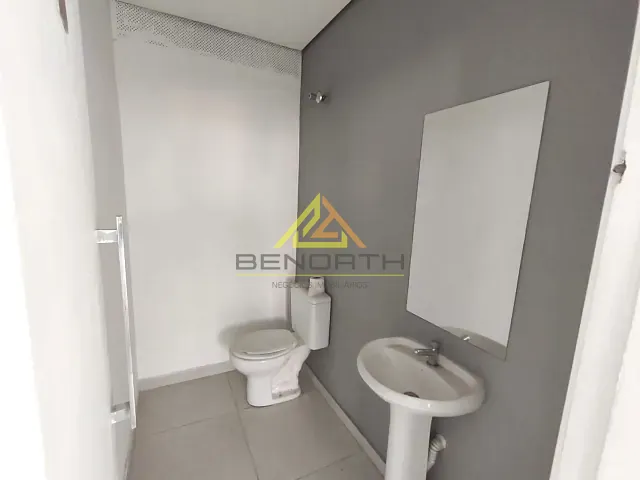 Sala com 101m², para alugar, no bairro República em São Paulo