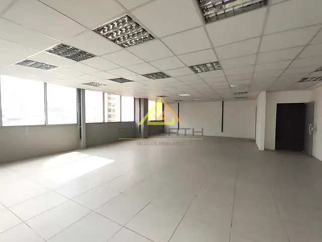 Sala com 101m², para alugar, no bairro República em São Paulo