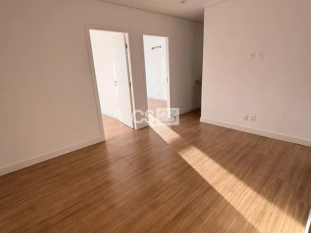 Sala à venda ou para alugar, no bairro Gleba Fazenda Palhano em Londrina