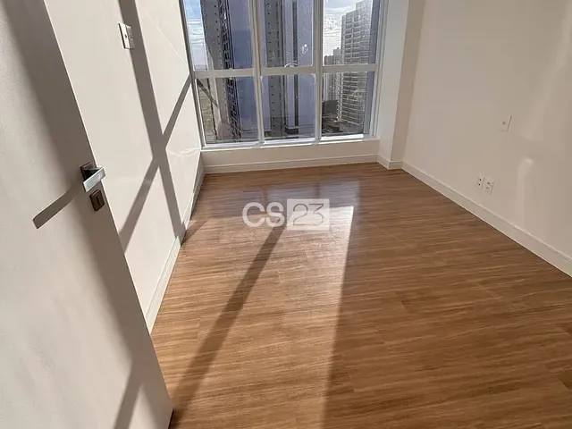 Sala à venda ou para alugar, no bairro Gleba Fazenda Palhano em Londrina