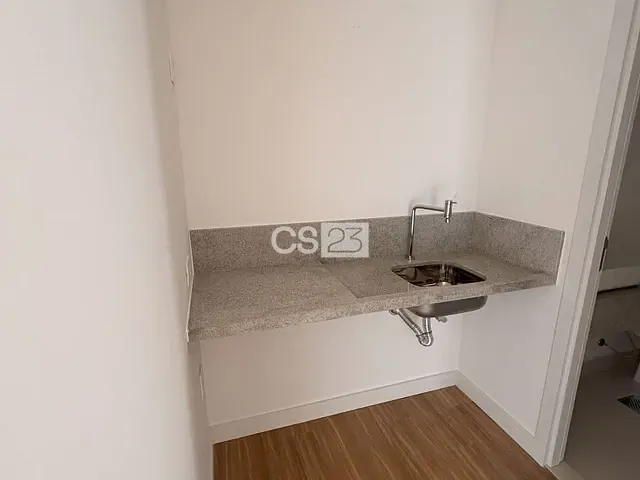Sala à venda ou para alugar, no bairro Gleba Fazenda Palhano em Londrina