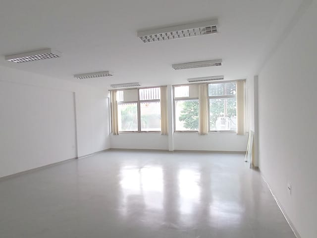 Sala com 97m², para alugar, no bairro Jardim Paulista em São Paulo