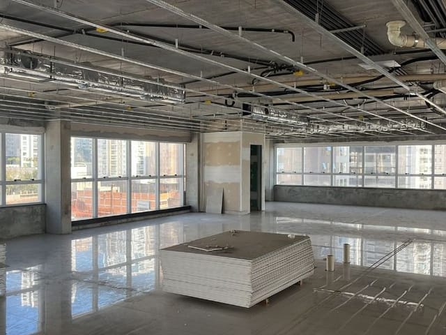 Sala com 612m², à venda, no bairro Gleba Palhano em Londrina