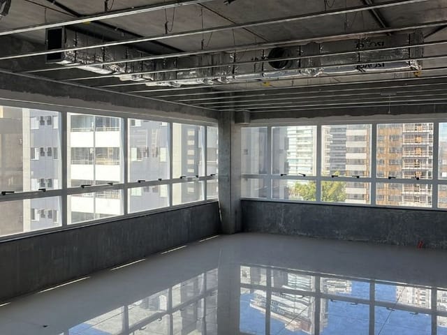 Sala com 612m², à venda, no bairro Gleba Palhano em Londrina