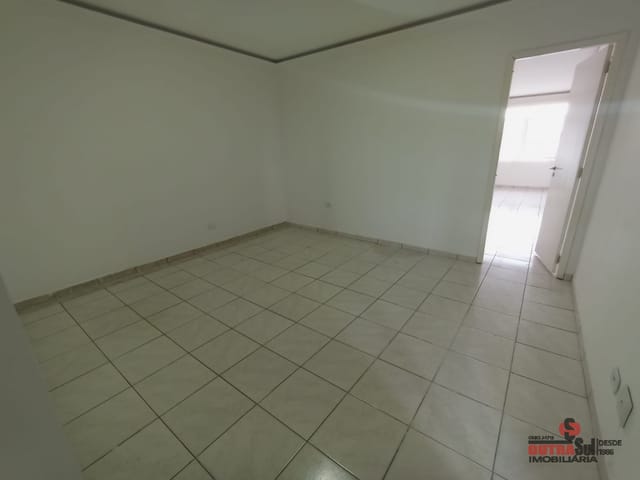 Sala para alugar, no bairro CAPÃO RASO em Curitiba
