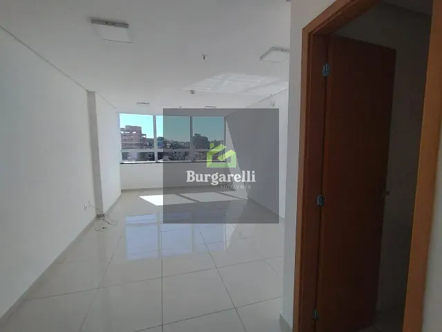 Sala para alugar, no bairro Centro em Lavras