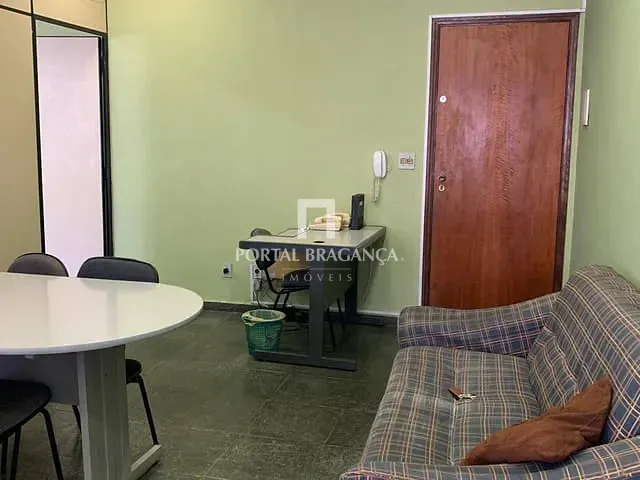 Sala à venda ou para alugar, no bairro Taboão em Bragança Paulista
