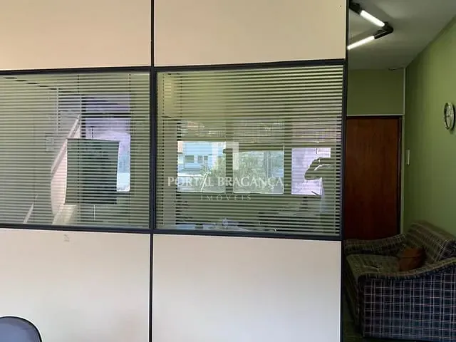 Sala à venda ou para alugar, no bairro Taboão em Bragança Paulista