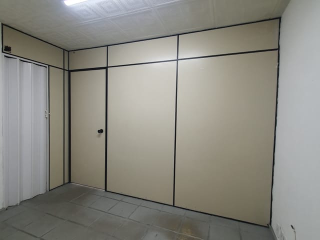 Sala com 25m², à venda ou para alugar, no bairro Campo Grande em Rio de Janeiro