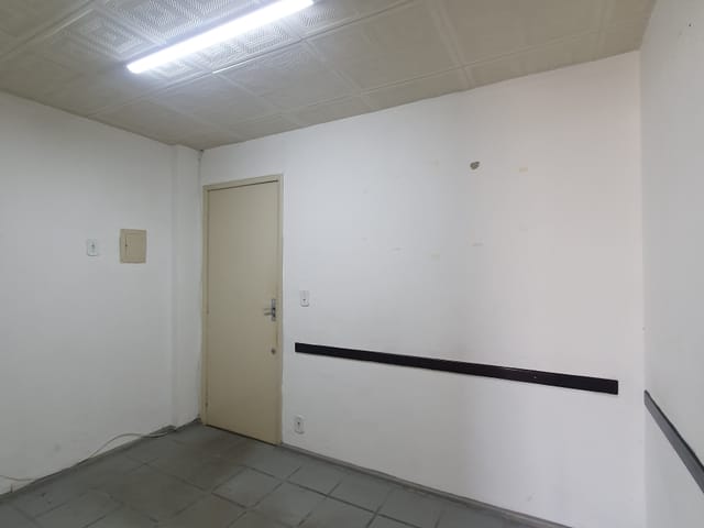 Sala com 25m², à venda ou para alugar, no bairro Campo Grande em Rio de Janeiro