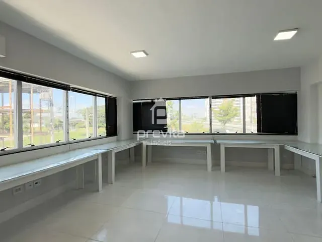 Sala para alugar, no bairro Independência em Taubaté