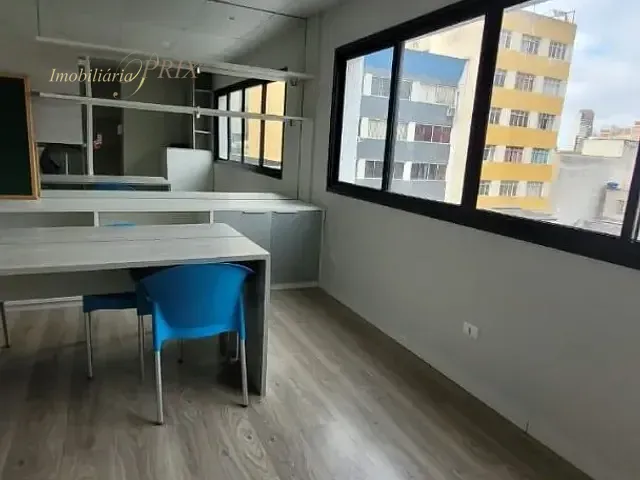 Sala com 43m², para alugar, no bairro Centro em Curitiba