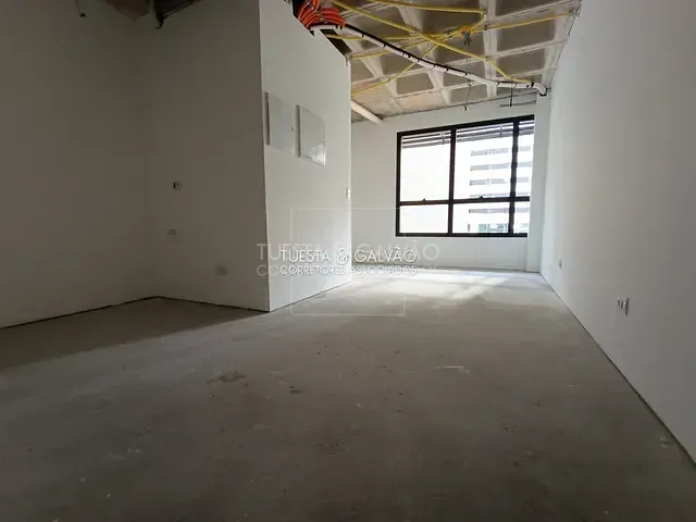 Conjunto comercial com 41m², para alugar, no bairro Centro em Curitiba