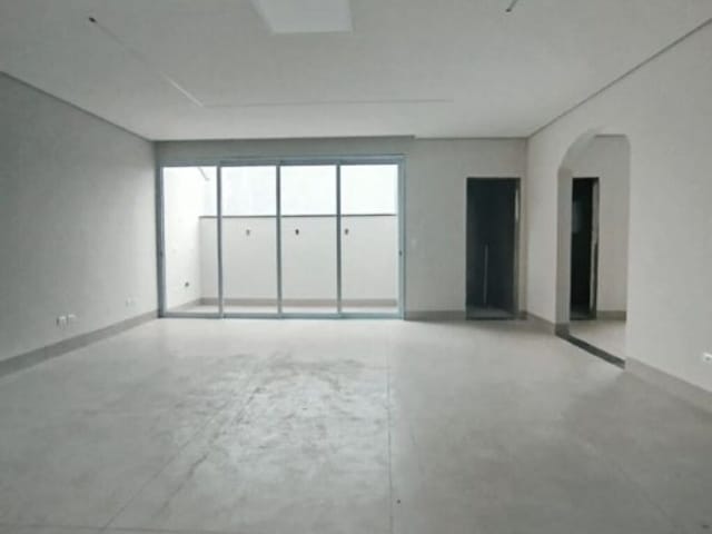 Sala para alugar, no bairro Vila Gilda em Santo André