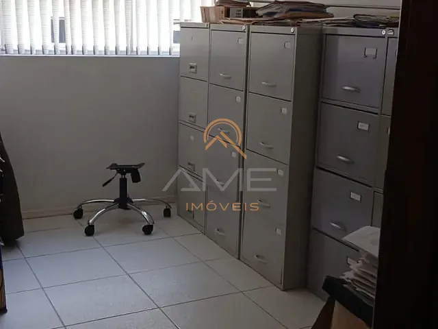 Sala à venda, no bairro Centro em Pelotas