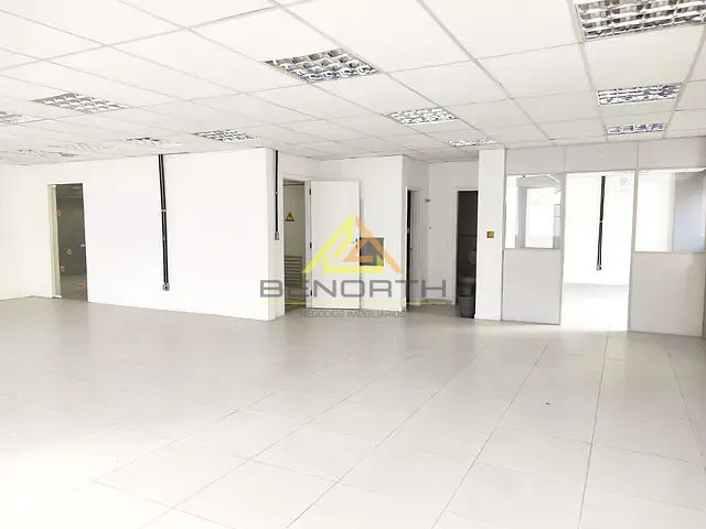 Sala com 120m², para alugar, no bairro República em São Paulo