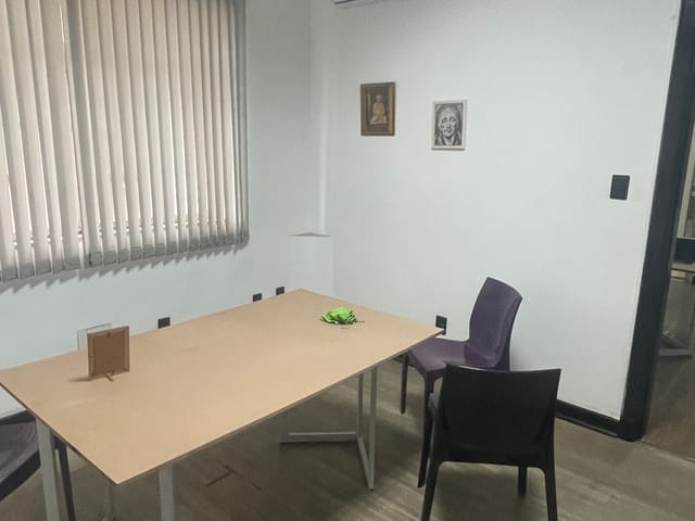 Sala à venda, no bairro República em São Paulo