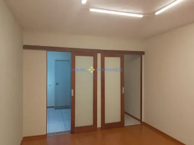 Sala à venda, no bairro Centro em Petrópolis
