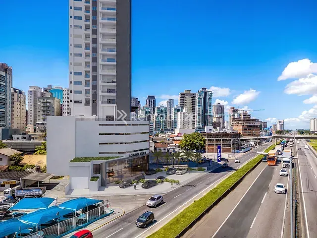Sala com 1393m², à venda, no bairro Meia Praia em Itapema