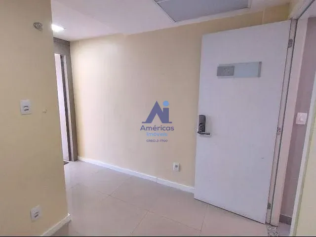 Sala à venda, no bairro Recreio dos Bandeirantes em Rio de Janeiro