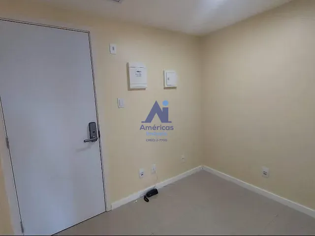 Sala à venda, no bairro Recreio dos Bandeirantes em Rio de Janeiro