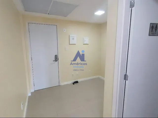 Sala à venda, no bairro Recreio dos Bandeirantes em Rio de Janeiro