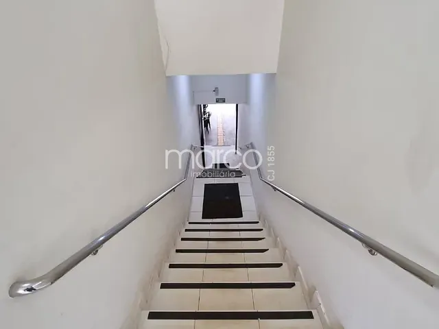 Sala para alugar, no bairro Jardim Goiás em Goiânia