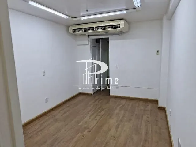 Sala com 32m², à venda ou para alugar, no bairro Tijuca em Rio de Janeiro