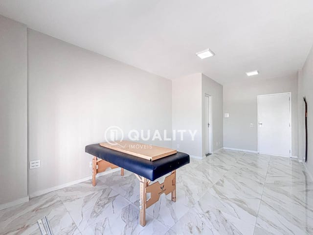 Sala à venda, no bairro Parquelândia em Fortaleza
