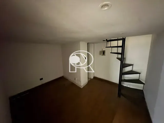 Sala à venda ou para alugar, no bairro Centro em Registro