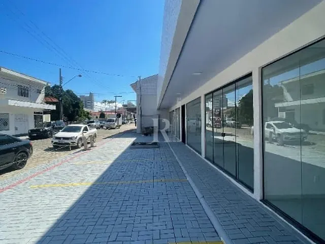 Sala para alugar, no bairro Centro em Tijucas