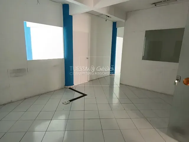 Conjunto comercial com 197m², para alugar, no bairro Centro em Curitiba