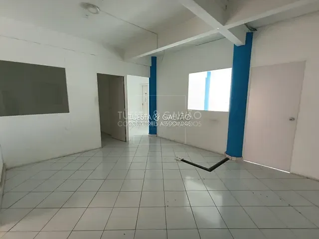 Conjunto comercial com 197m², para alugar, no bairro Centro em Curitiba