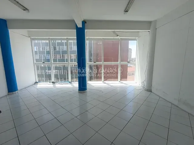 Conjunto comercial com 197m², para alugar, no bairro Centro em Curitiba