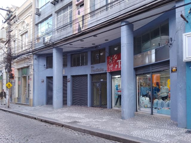 Sala com 29m², à venda, no bairro Centro em Pelotas