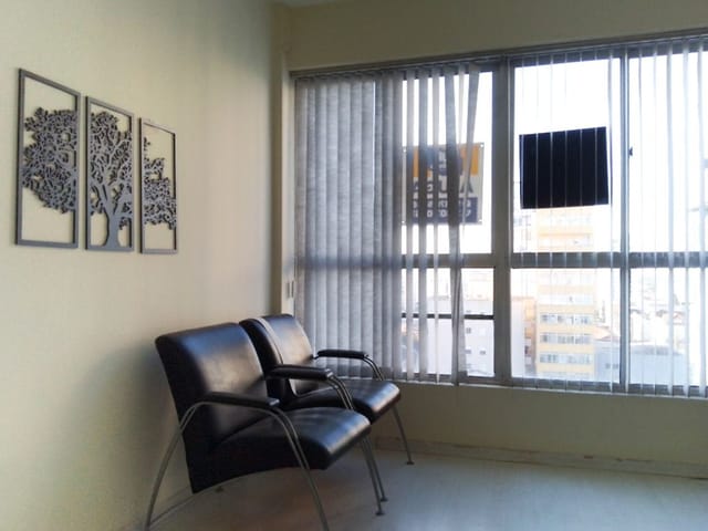 Sala com 29m², à venda, no bairro Centro em Pelotas