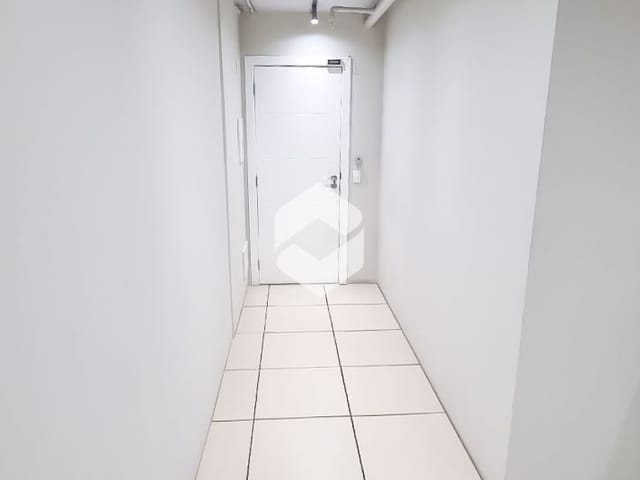 Sala à venda, no bairro Recreio dos Bandeirantes em Rio de Janeiro