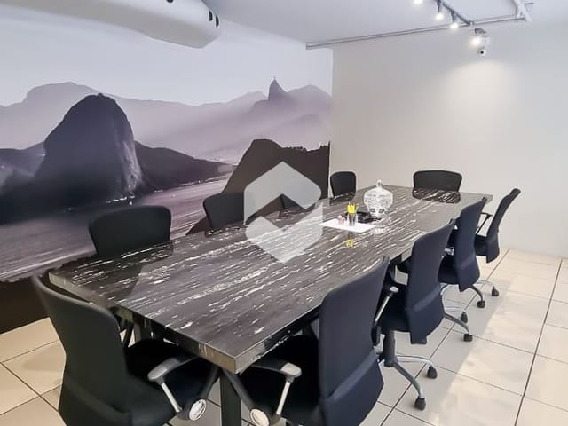 Sala à venda, no bairro Recreio dos Bandeirantes em Rio de Janeiro
