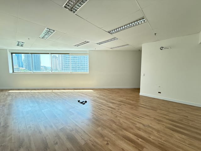 Sala com 59m², para alugar, no bairro Dezoito do Forte Empresarial/Alphaville. em Barueri