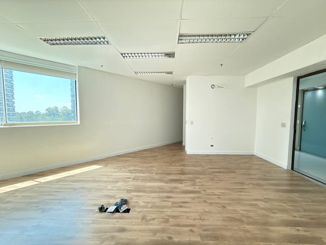 Sala com 59m², para alugar, no bairro Dezoito do Forte Empresarial/Alphaville. em Barueri