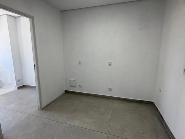 Sala para alugar, no bairro Vila Mogilar em Mogi das Cruzes