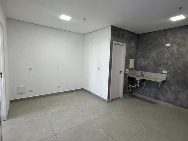 Sala para alugar, no bairro Vila Mogilar em Mogi das Cruzes
