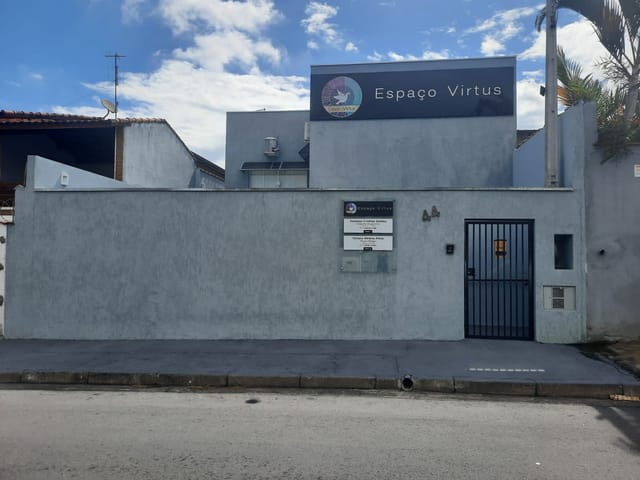 Sala com 260m², para alugar, no bairro Santana em Pindamonhangaba
