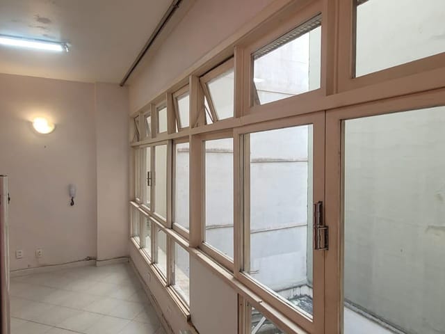 Sala à venda, no bairro Copacabana em Rio de Janeiro