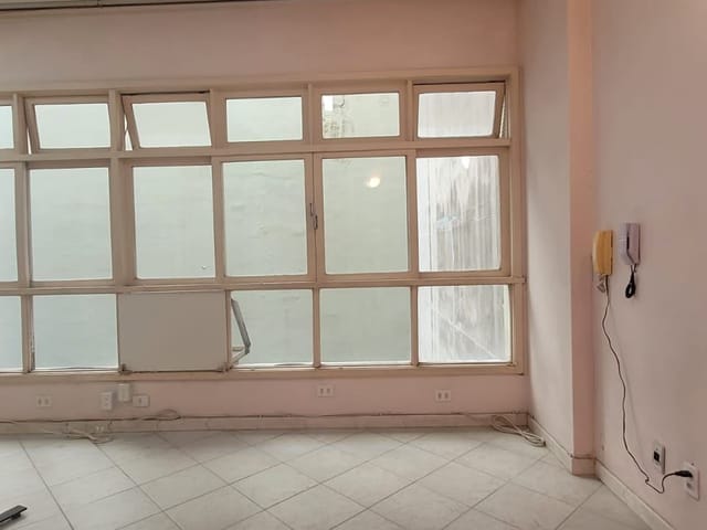 Sala à venda, no bairro Copacabana em Rio de Janeiro